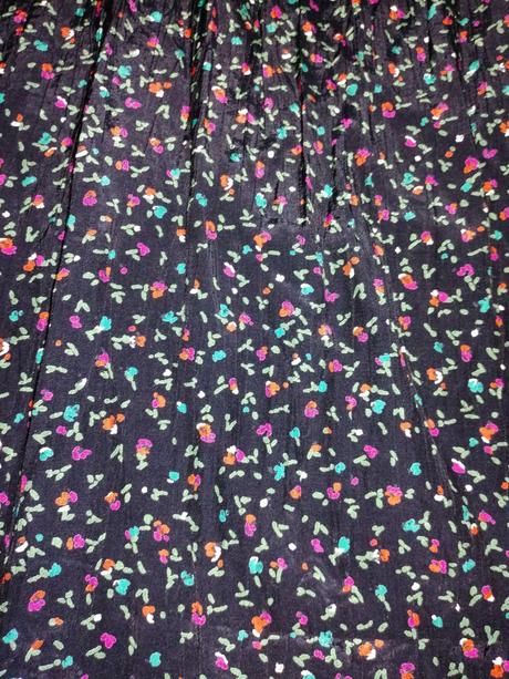 Šaty s potlačou, 38