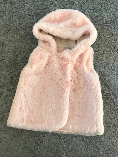 Huňatá vesta v.92, 92