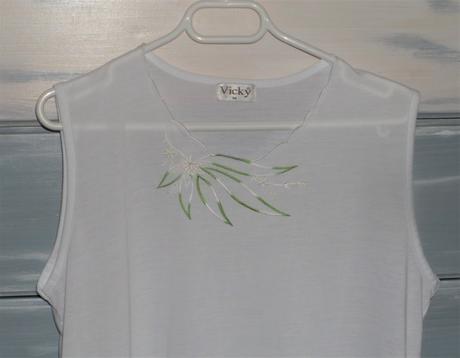 Tričko s výšivkou, 44