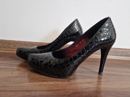 Čierne lesklé vzorované lodičky, 37