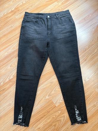 Roztrhane skinny dzinsy, 44