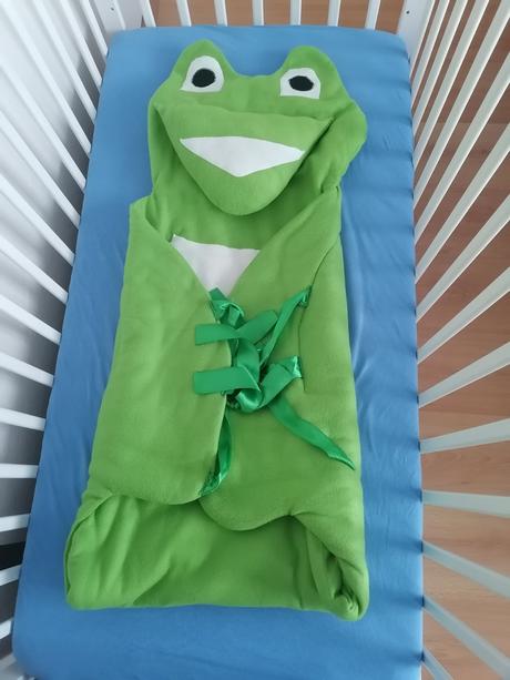Zavinovačka ( hracia deka) + overal s uškami žabka, 