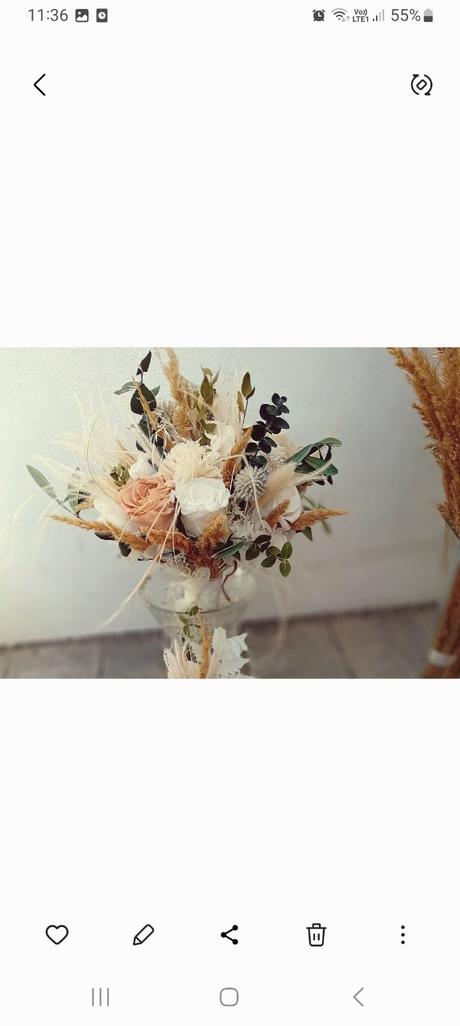 Krásne bohostyle a green kytice, ikebany plne pamp, 