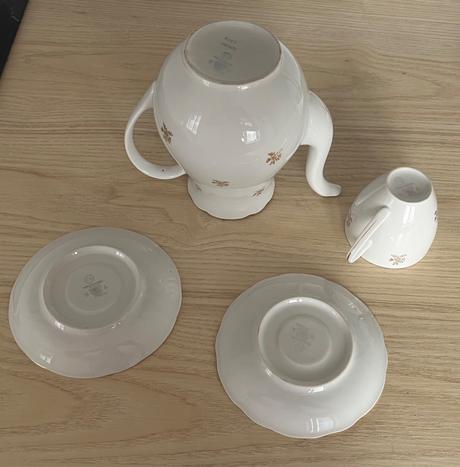 Bielo - zlatá porcelánová čajová súprava bohemia,