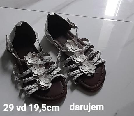 Darujem sandalky, 29