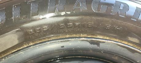 Predám 2ks zimné pneumatiky goodyear 205/55/r16,