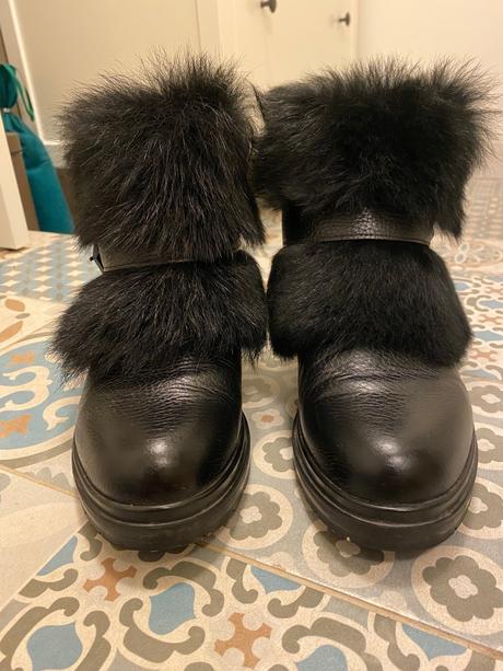 Celokozene kotnicky s falosnou kozusinou, 38