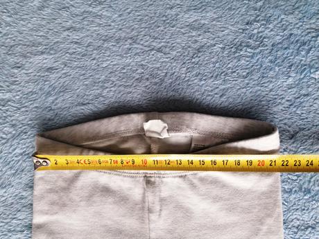 Dvoje legíny, reserved,80