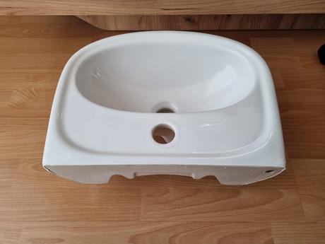 Keramické umývadlo /40 cm/, 