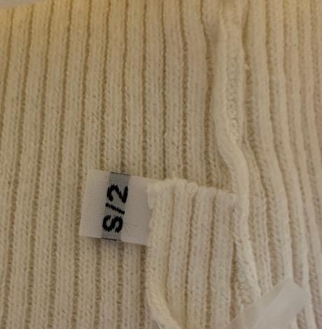 Krémová čiapka s nápisom zn. magenta, m