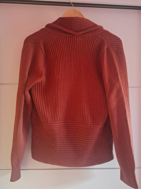 Elegantný červený sveter, h&m,m