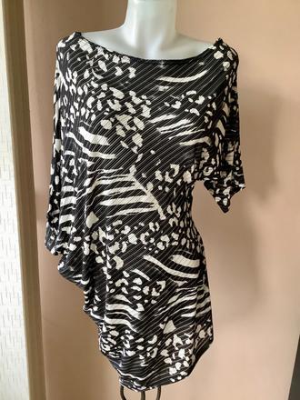 Asymetricke tricko jane norman, 40