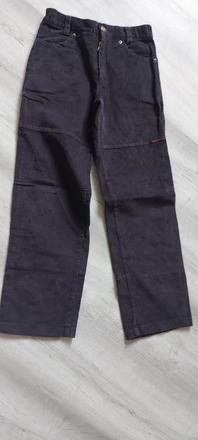 Menžestrové nohavice, 146