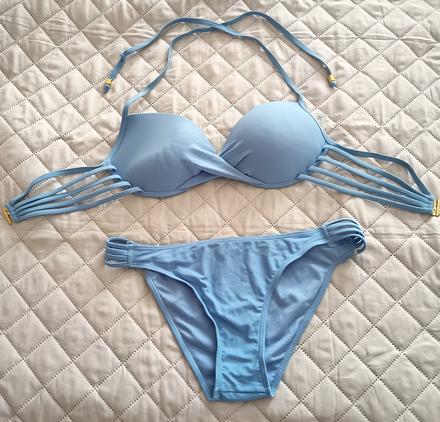 Svetlomodré plavky, gate,l