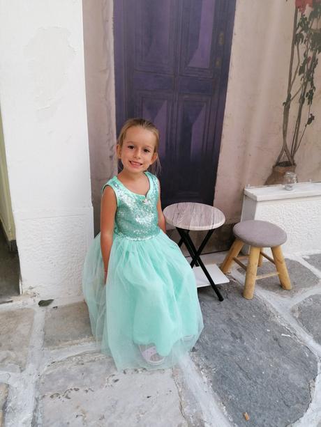 Princeznovske šaty, 110