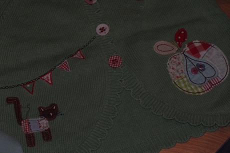 Tricka + rifle + svetrik + pancuchy jablcko, next,110