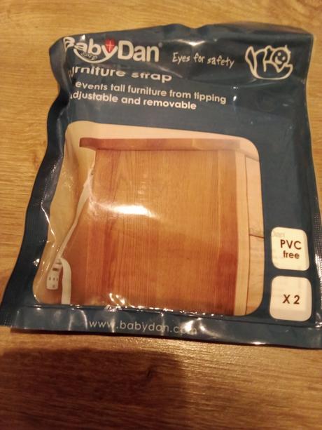 Bezpečnostný pás na prichytenie skrinky o stenu, babydan
