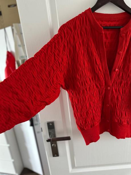 Červený vlnený kardigan, m