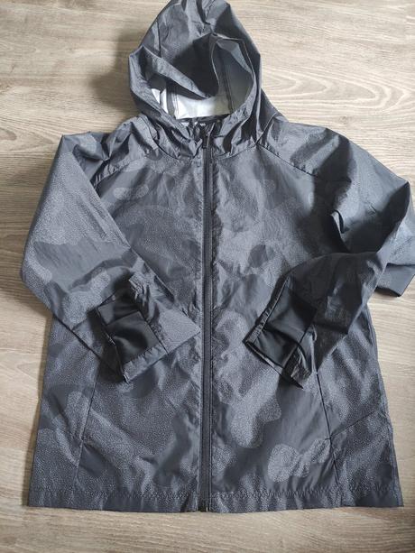 Tenká vetrovka, 158