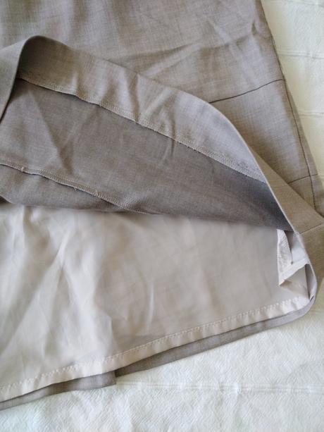 Dámsky šatový kostým, 42