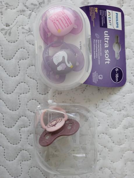 Dievčenské cumlíky, avent