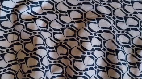 Letné šaty s riasením vpredu, s