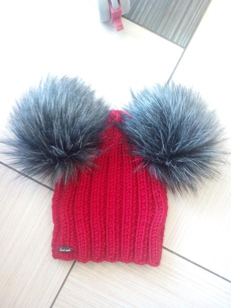 Čiapka s 2 brmbolcami, 