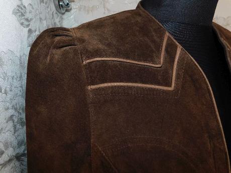 Kvalitny damsky blejzer/sako /kroj, 38