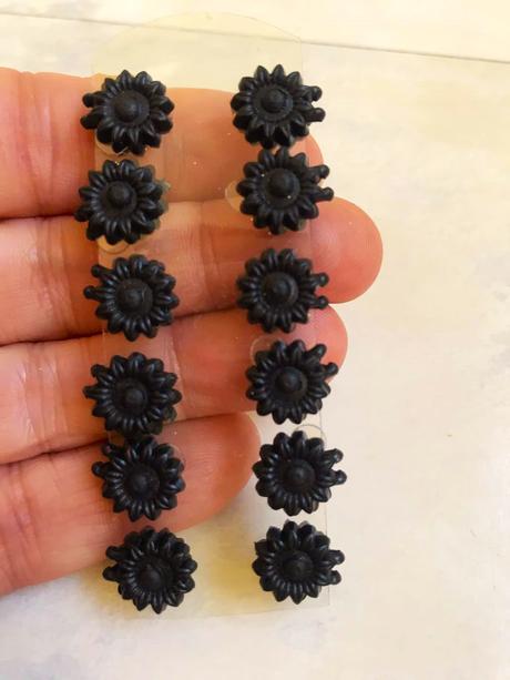 Galantéria - malý materiál 12 ks, 