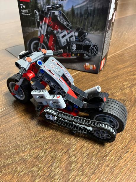 Lego technic motorka,