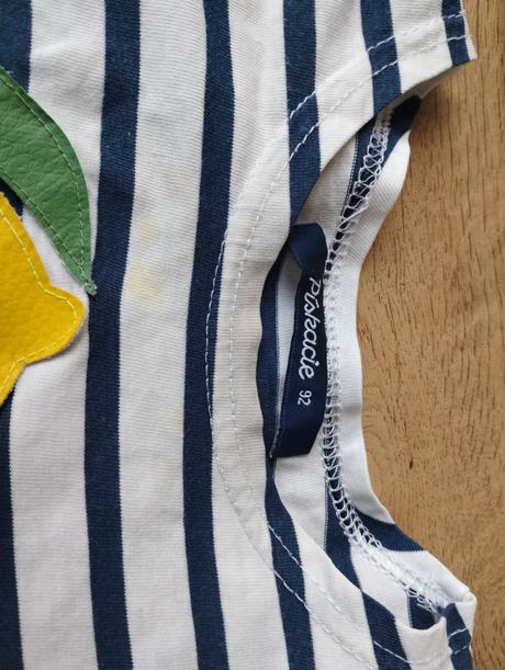 Pískacie tričko, 92