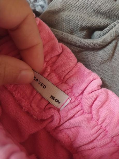 Sukničky, reserved,104