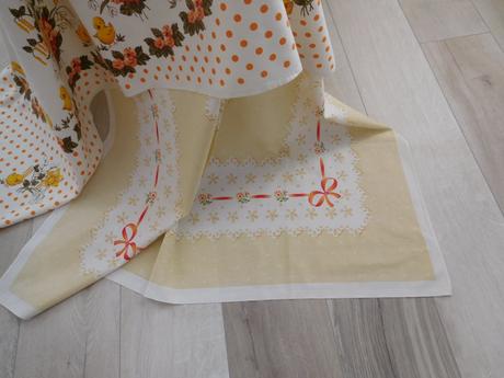 Veľkonočný obrus-mašlička-111 x 124 cm,, 