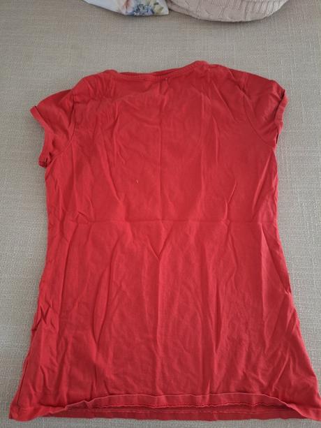 Červené tričko amisu, amisu,m