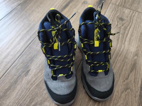 Turisticke topanky, 36