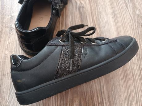 Kožené tenisky, 33