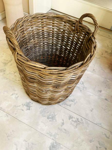 Kvalitný veľký prútený kôš, 