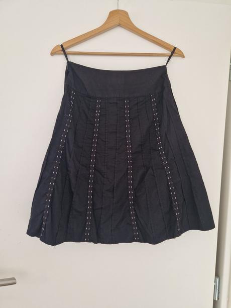 Sukňa po kolená, s