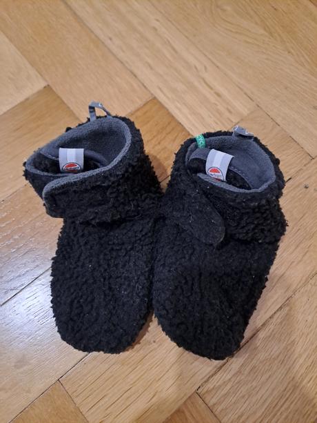 Detské hrubé capačky , veľ.12-18 m, <17