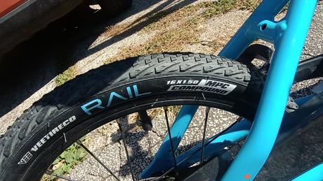 Odlahceny detsky bicykel white 16",podob. ako woom, 16