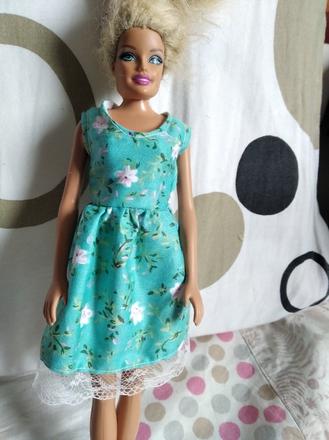 Šaty babiku barbie,