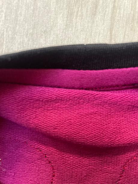 Mikinka s krídlami, 116