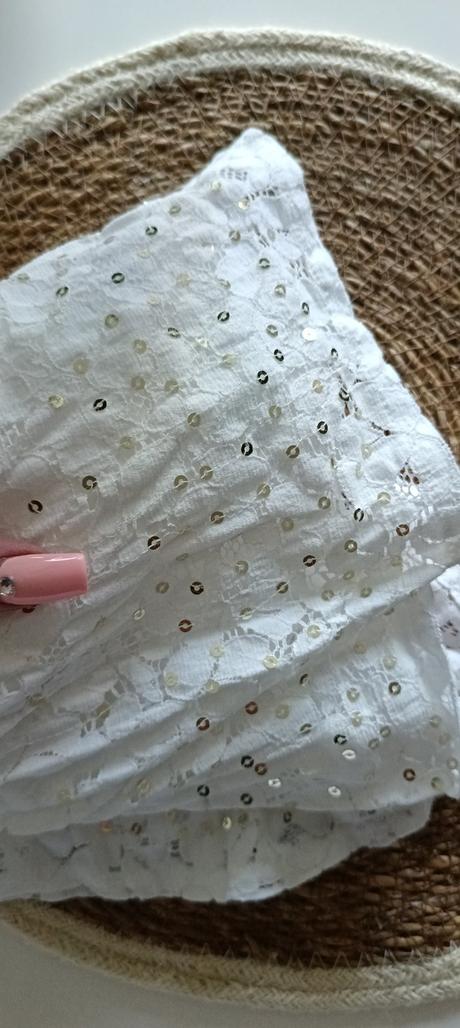 Nádherná biela sviatočná suknička, benetton,140