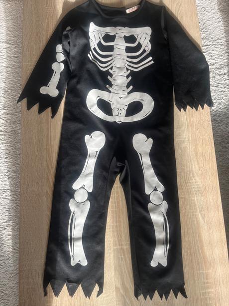 Kostim kostra,
