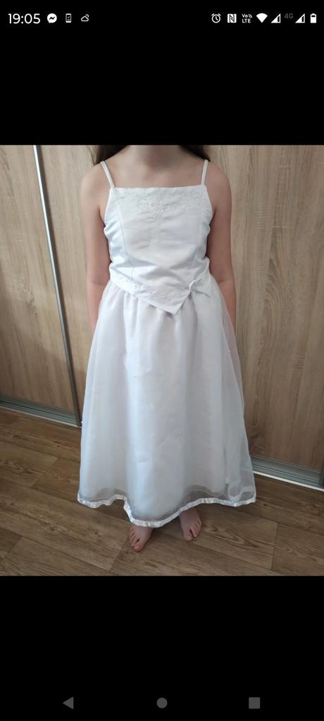 Šaty na 1 sväté prijímanie, 146