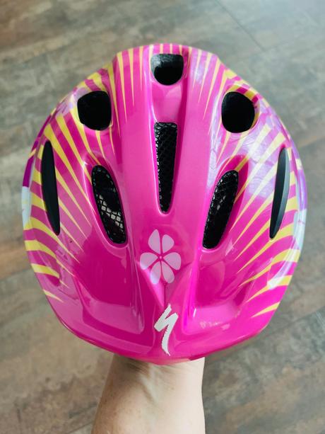 Detska cyklisticka prilba s rukavicami, s