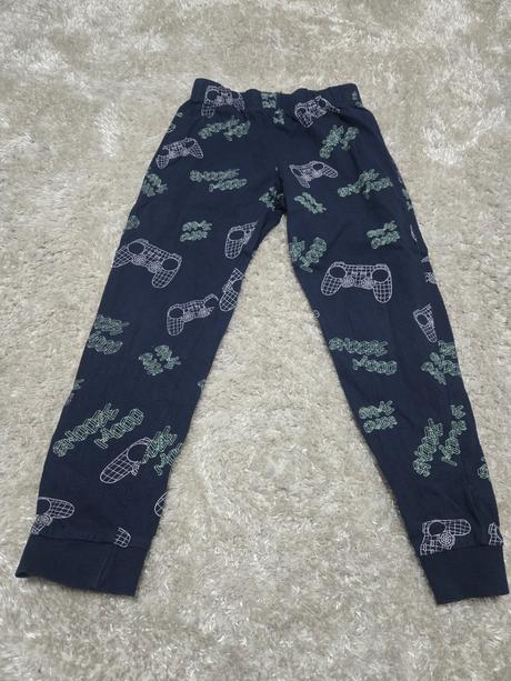 Pyžamové nohavice, 134