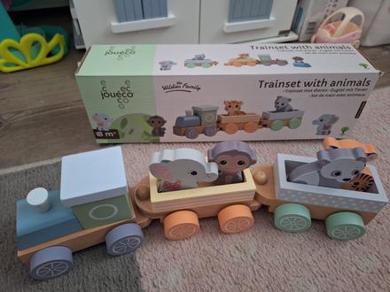 Dreveny vláčik so zvieratami,