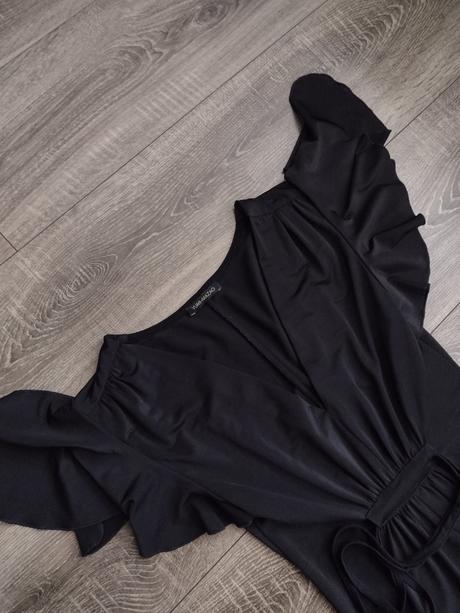 Zaujímavé šaty, s