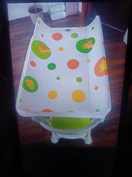 Prebaľovaci pult s vaničkou, 